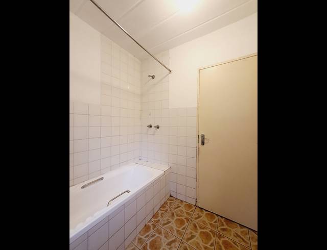 2 BEDROOM APARTMENT TO LET IN VORNA VALLEY